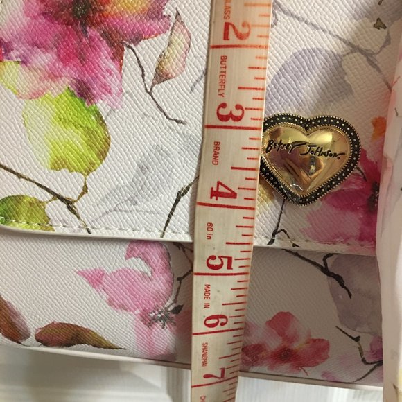 Betsey Johnson Floral Crossbody Purse NEW  PRICE IS FIRM - Picture 3 of 10